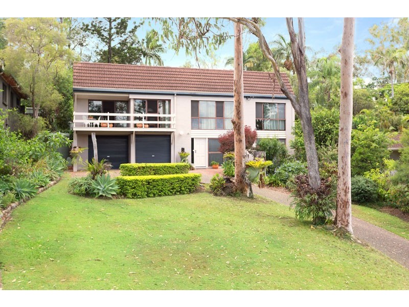 10 Dusk Street, Kenmore QLD 4069