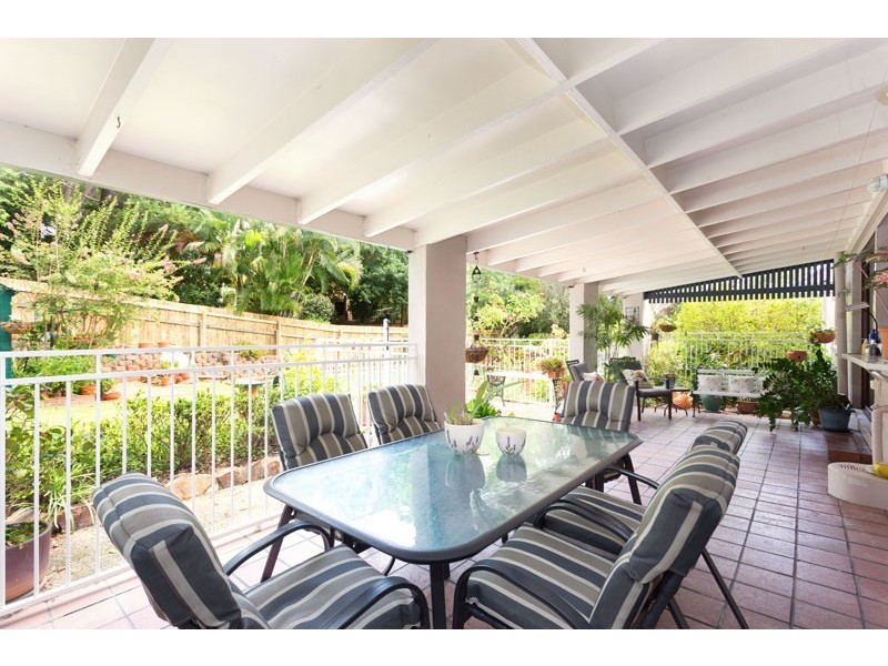 10 Dusk Street, Kenmore QLD 4069