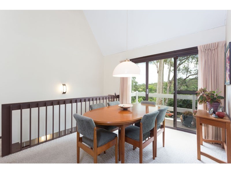 10 Dusk Street, Kenmore QLD 4069
