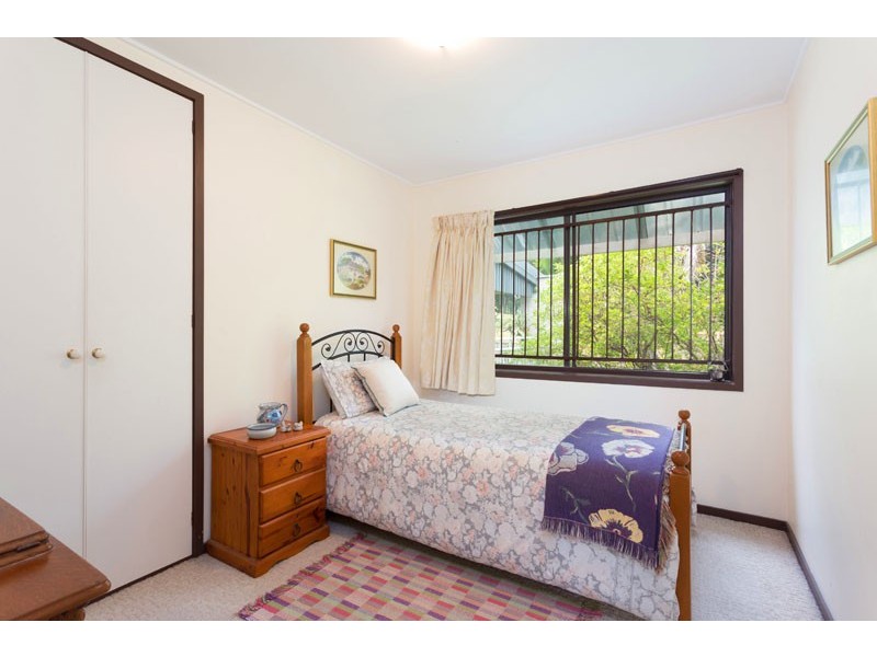 10 Dusk Street, Kenmore QLD 4069