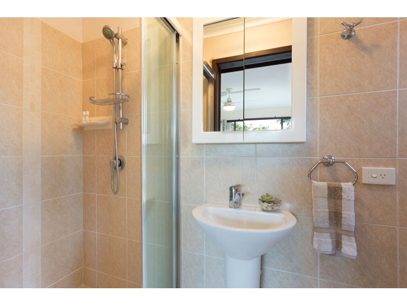 10 Dusk Street, Kenmore QLD 4069
