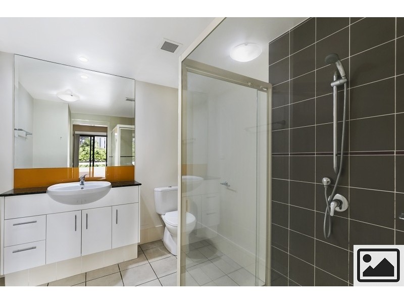 203/8 Land Street, Toowong QLD 4066