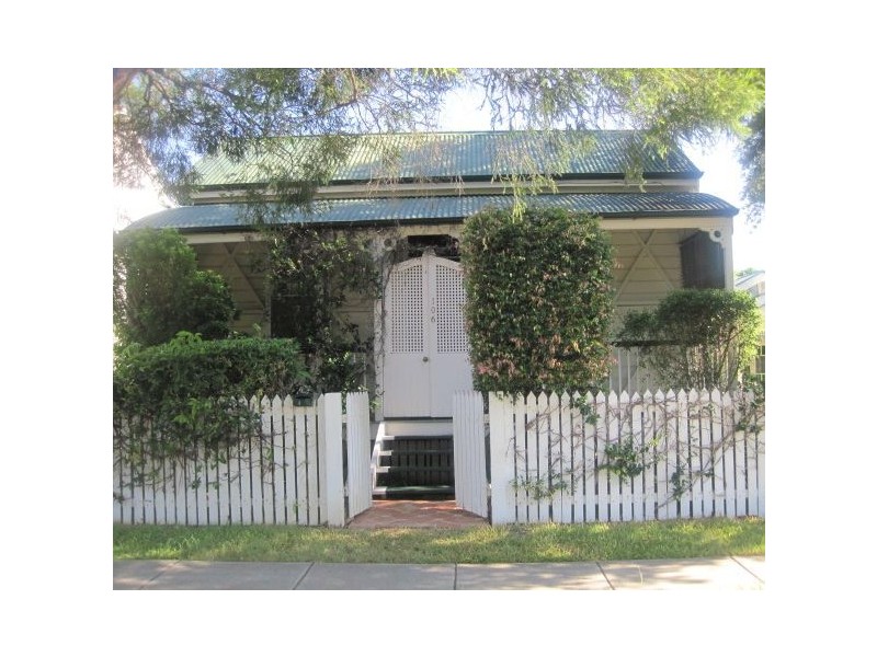 106 Dunellan Street, Greenslopes QLD 4120