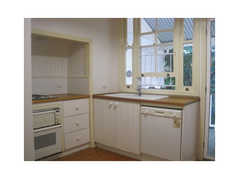 106 Dunellan Street, Greenslopes QLD 4120