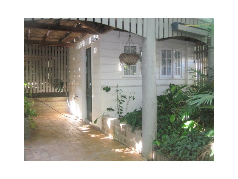 106 Dunellan Street, Greenslopes QLD 4120