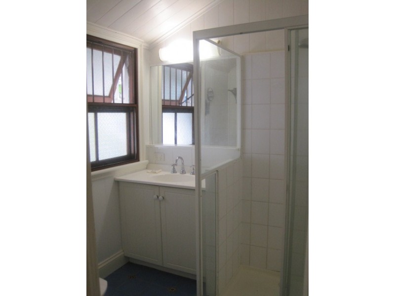 106 Dunellan Street, Greenslopes QLD 4120