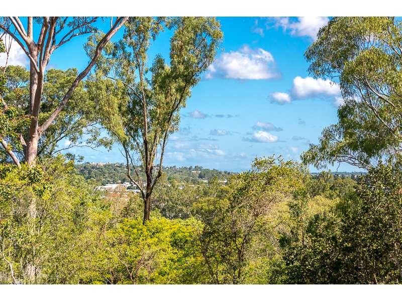 9 Spinkbrae Street, Fig Tree Pocket QLD 4069