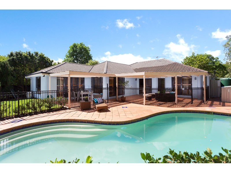 5 Hart Court, Brookfield QLD 4069