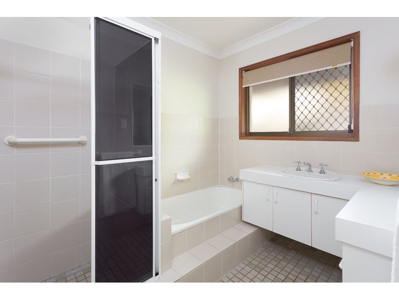 8/49 Marshall Lane, Kenmore QLD 4069