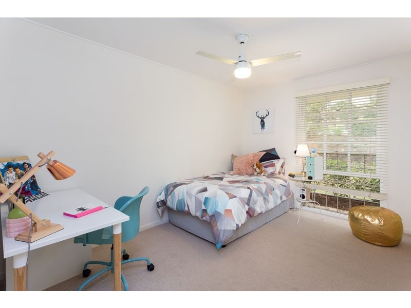 21 Delphin Street, Kenmore QLD 4069