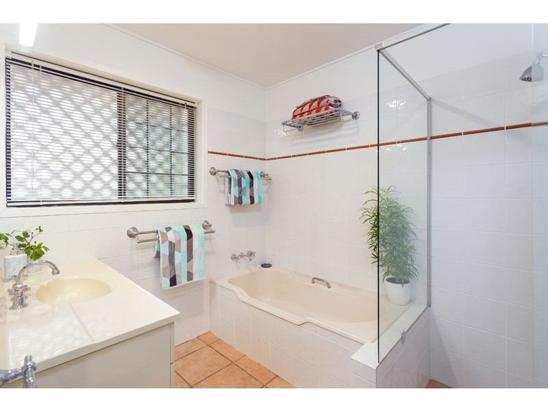 21 Delphin Street, Kenmore QLD 4069