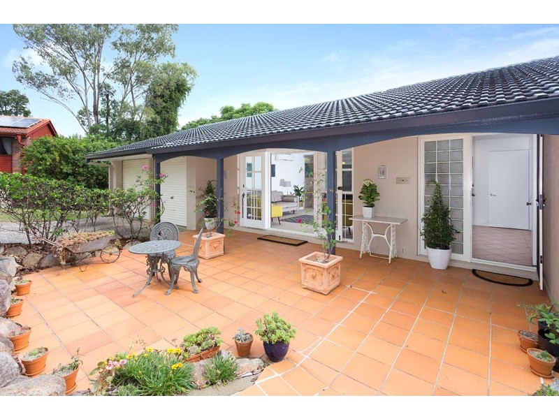 21 Delphin Street, Kenmore QLD 4069