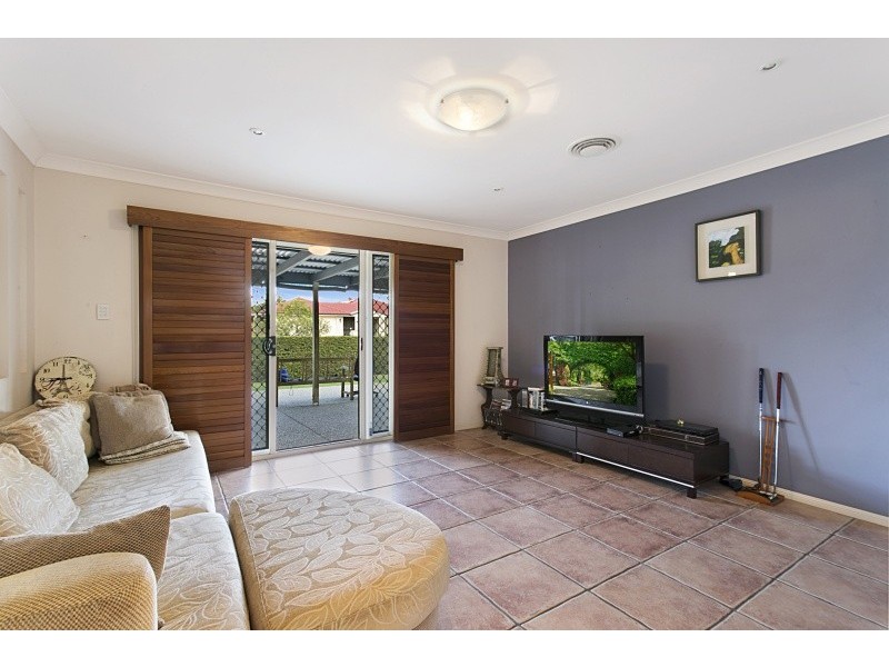 18 Lightwood Place, Sinnamon Park QLD 4073