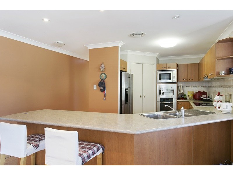 18 Lightwood Place, Sinnamon Park QLD 4073