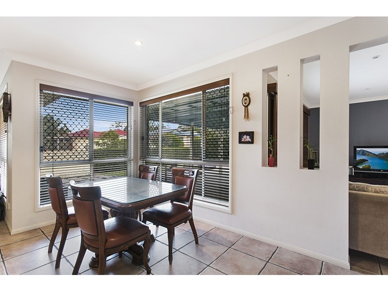 18 Lightwood Place, Sinnamon Park QLD 4073