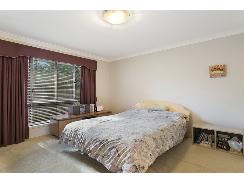 18 Lightwood Place, Sinnamon Park QLD 4073