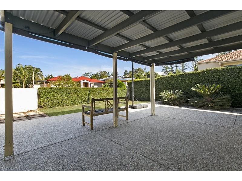 18 Lightwood Place, Sinnamon Park QLD 4073