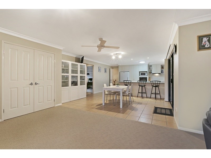 12 Ayside Close, Sinnamon Park QLD 4073