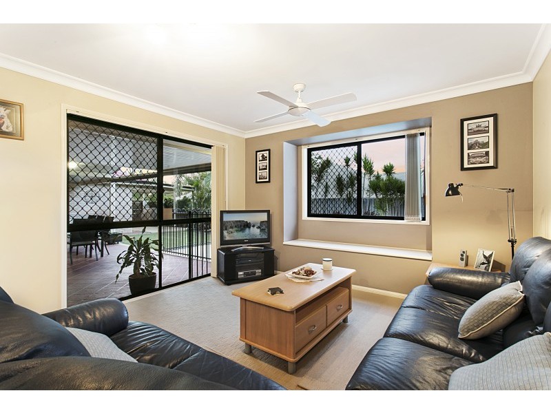 12 Ayside Close, Sinnamon Park QLD 4073