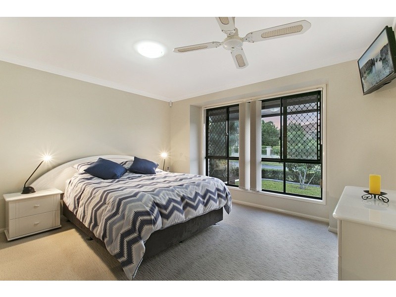 12 Ayside Close, Sinnamon Park QLD 4073