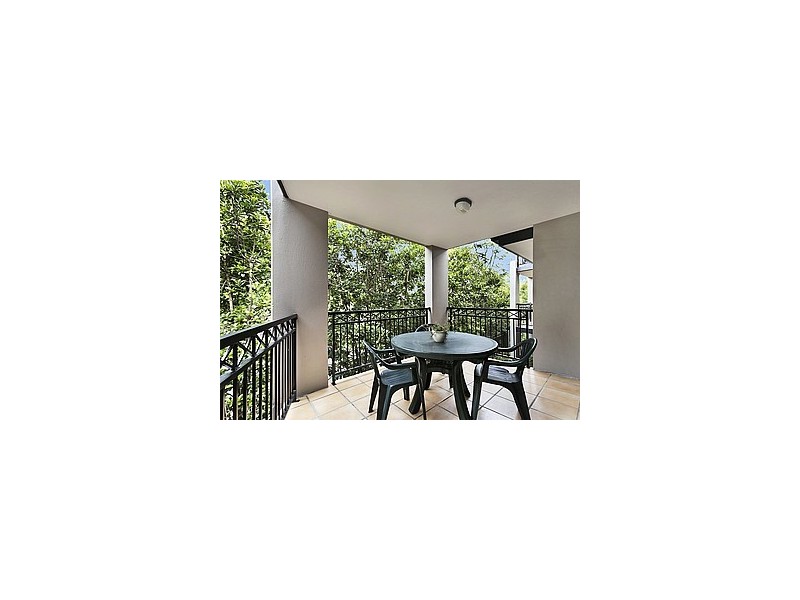 3/260 Sir Fred Schonell drive, St Lucia QLD 4067