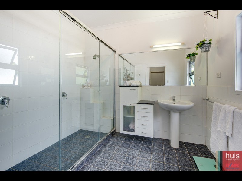 105 Sibley Rd, Wynnum West QLD 4178