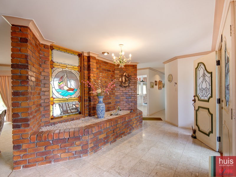 11 Masthead Dr, Raby Bay QLD 4163