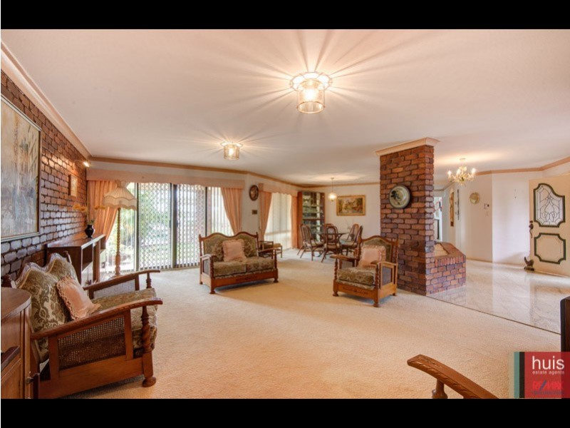 11 Masthead Dr, Raby Bay QLD 4163