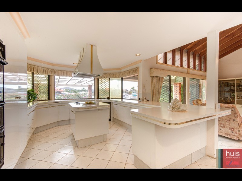 11 Masthead Dr, Raby Bay QLD 4163