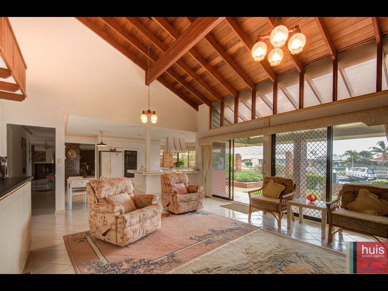 11 Masthead Dr, Raby Bay QLD 4163