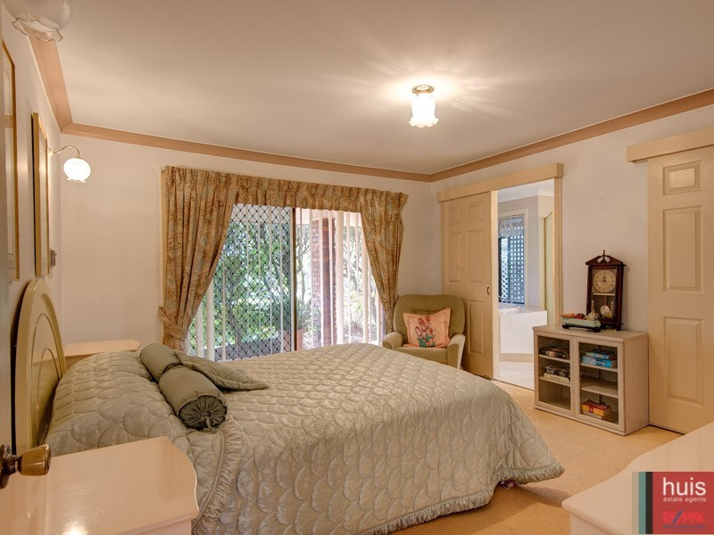 11 Masthead Dr, Raby Bay QLD 4163