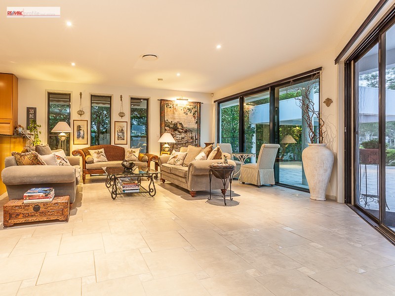 19 Samuel Place., Sinnamon Park QLD 4073