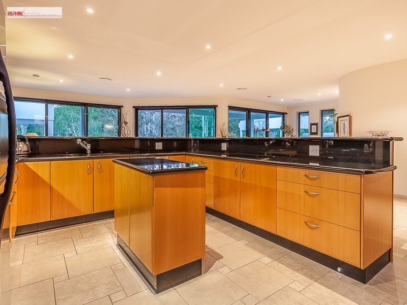 19 Samuel Place., Sinnamon Park QLD 4073