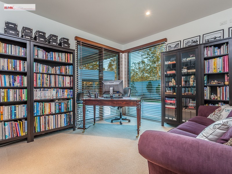 19 Samuel Place., Sinnamon Park QLD 4073