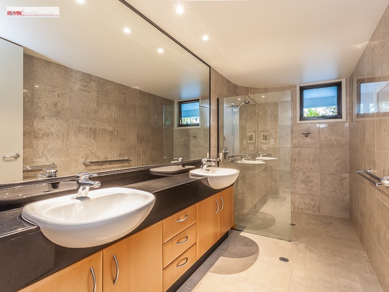 19 Samuel Place., Sinnamon Park QLD 4073