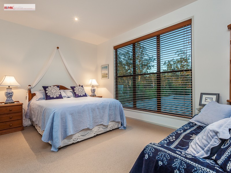 19 Samuel Place., Sinnamon Park QLD 4073