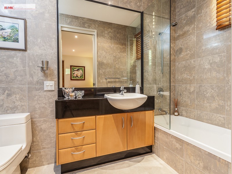 19 Samuel Place., Sinnamon Park QLD 4073