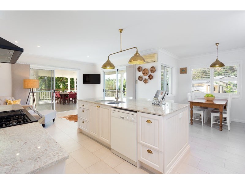 2 Coburn Court, Brookfield QLD 4069