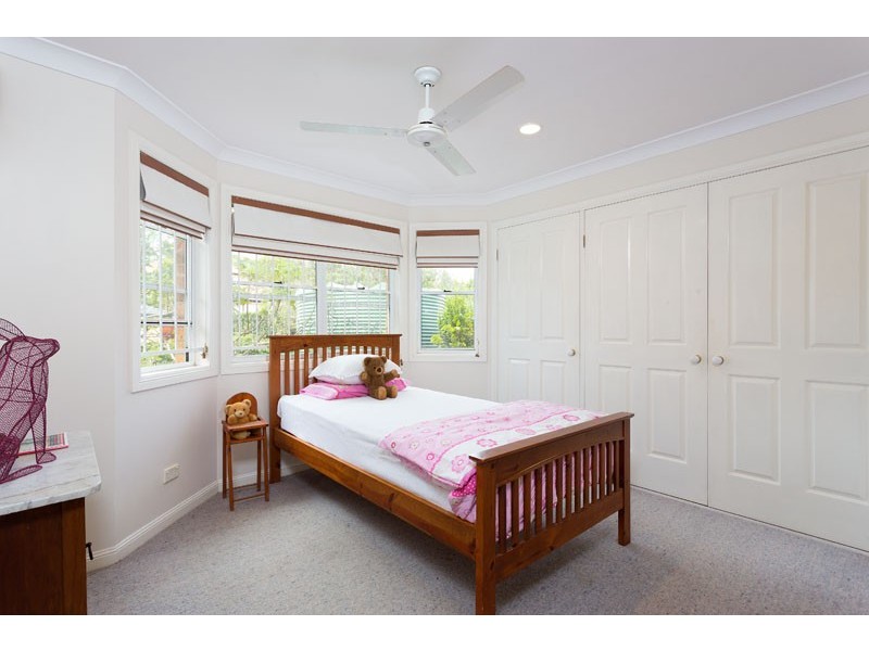 2 Coburn Court, Brookfield QLD 4069