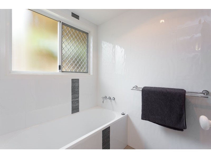 2 Coburn Court, Brookfield QLD 4069