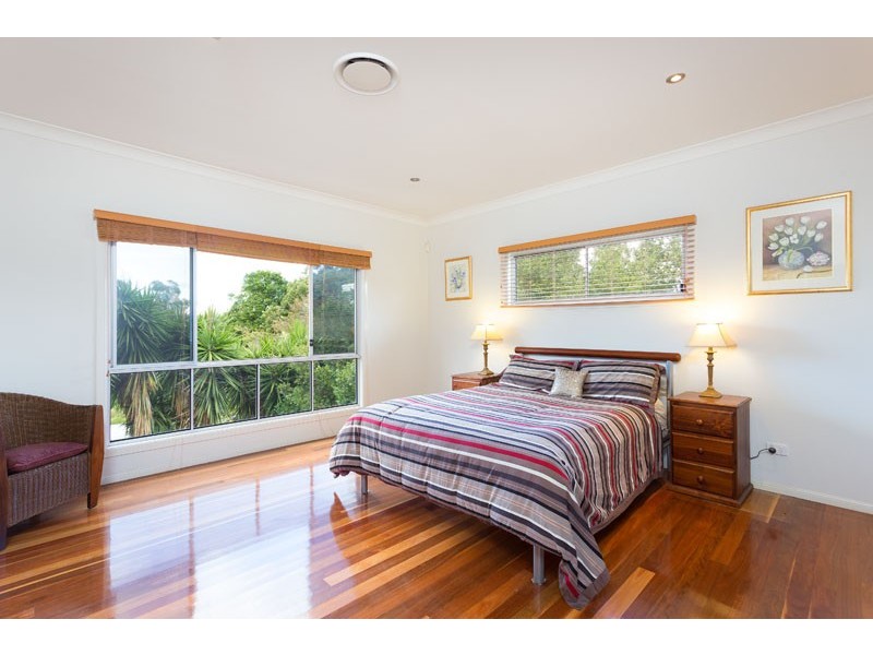 13 Lentara Street, Kenmore QLD 4069