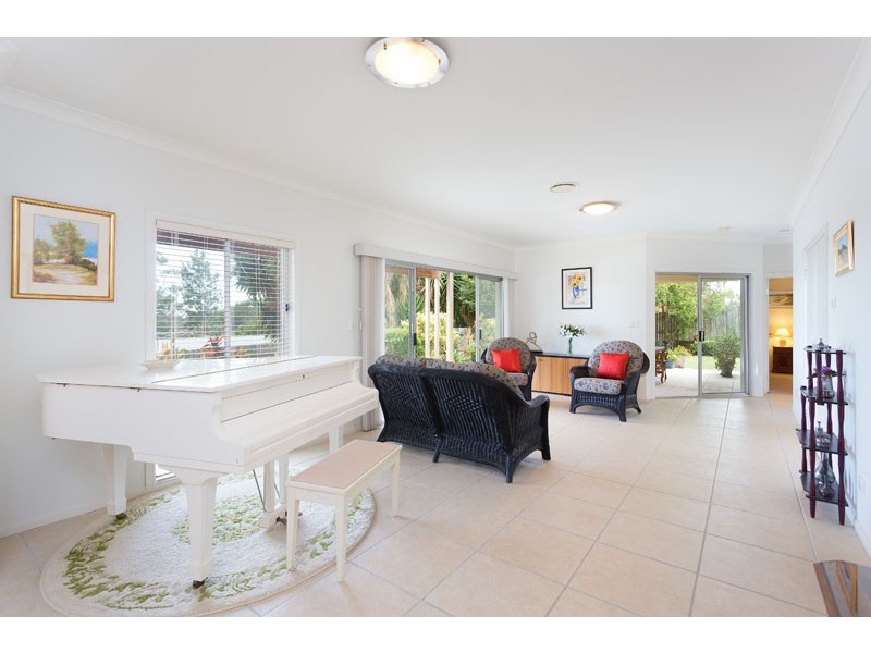 13 Lentara Street, Kenmore QLD 4069