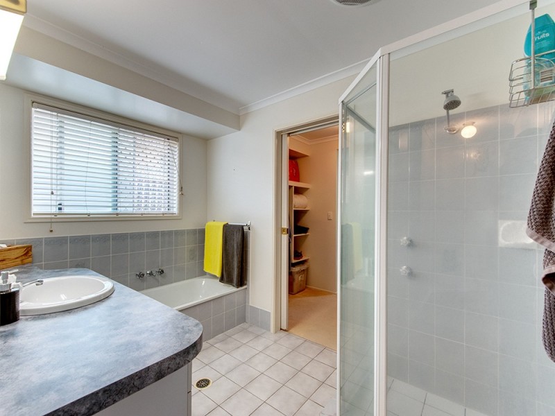 4 Martindale Place, Forest Lake QLD 4078