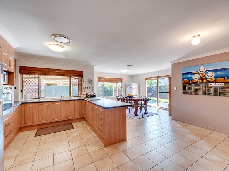 34 Collingrove Place, Forest Lake QLD 4078