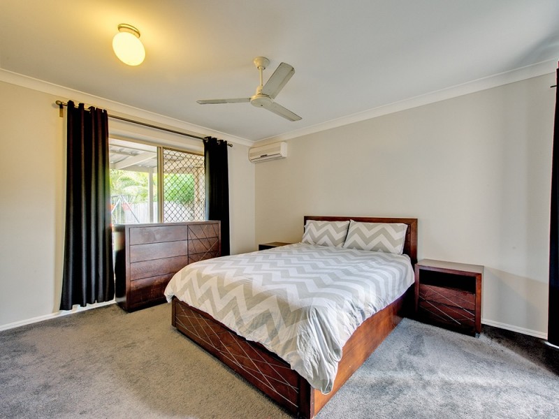 1 Muscovy Place, Forest Lake QLD 4078