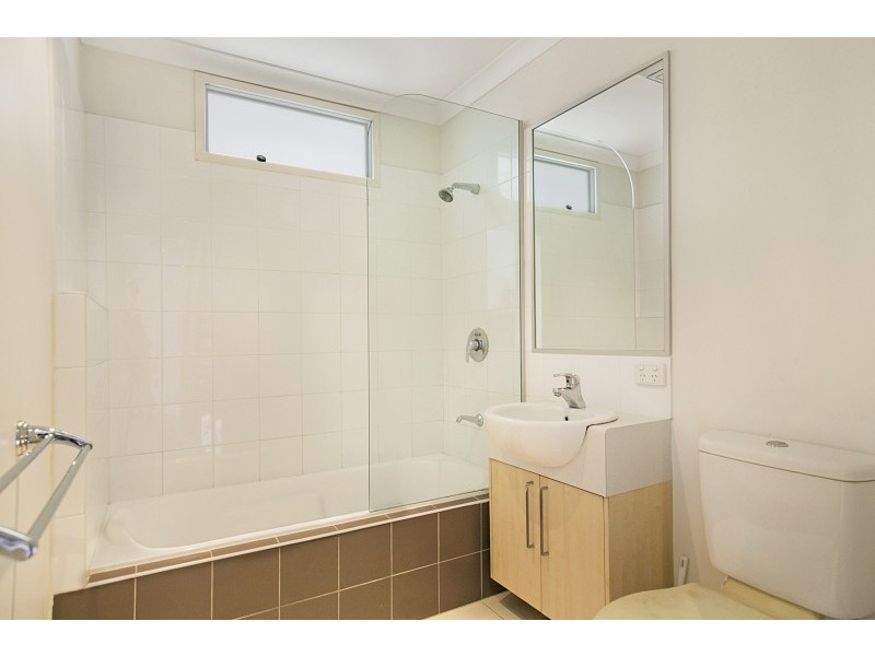 8/69 Molloy Road, Cannon Hill QLD 4170