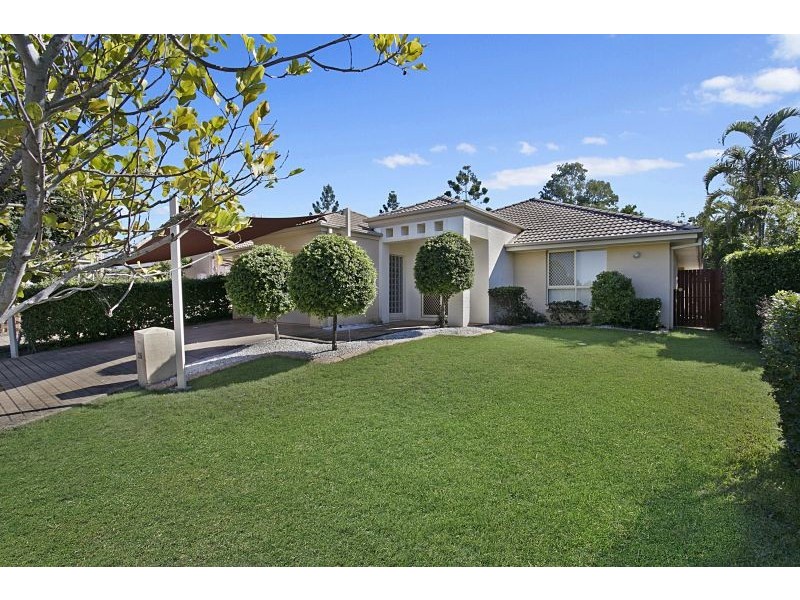 25 Lakeside Circuit, Sinnamon Park QLD 4073