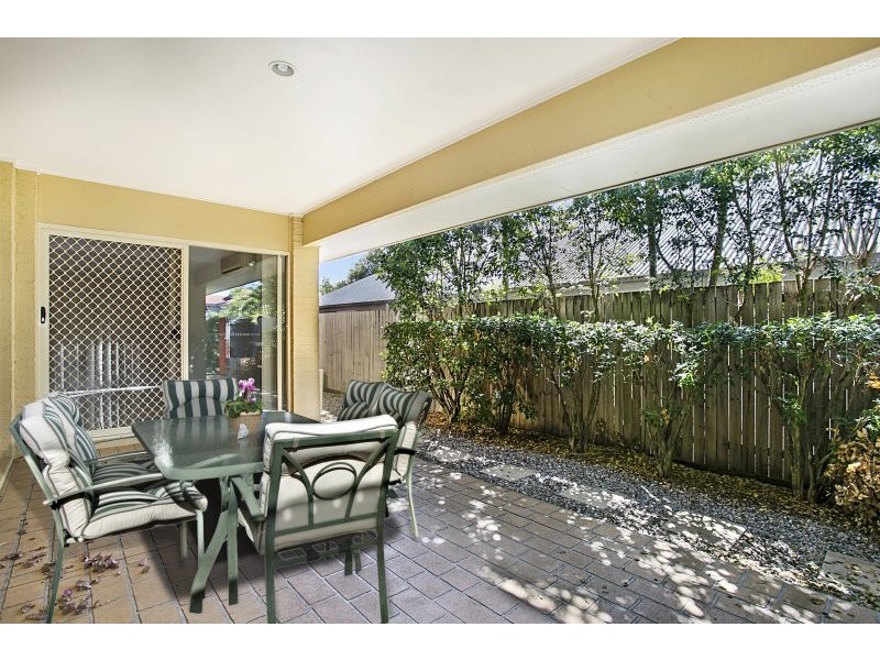 25 Lakeside Circuit, Sinnamon Park QLD 4073