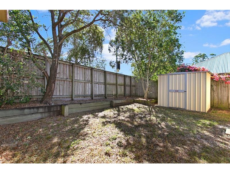 25 Lakeside Circuit, Sinnamon Park QLD 4073