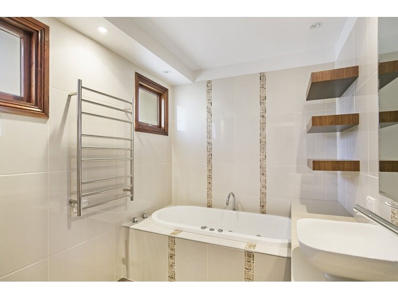 91 Sylvan Road, Toowong QLD 4066